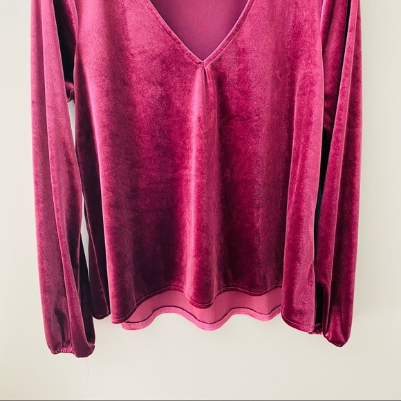 Altar'd State Long Sleeve Velvet Top Red Sz Small - Picture 3 of 10